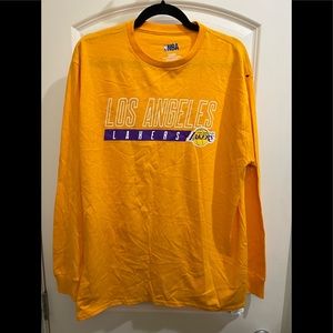 NWT Los Angeles Lakers men’s long sleeve tee. NWT size L smoke free home